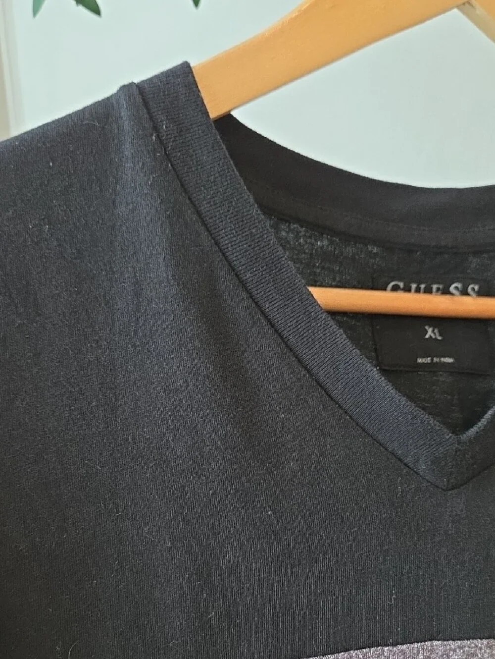 GUESS Men's Black and Heather Gray Colorblock V‑Neck Tee - Picture 6 of 8